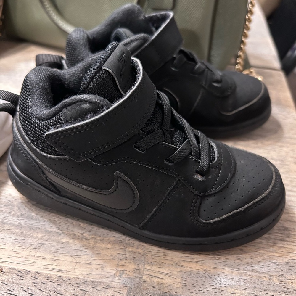 Black Nike shoes for toddler